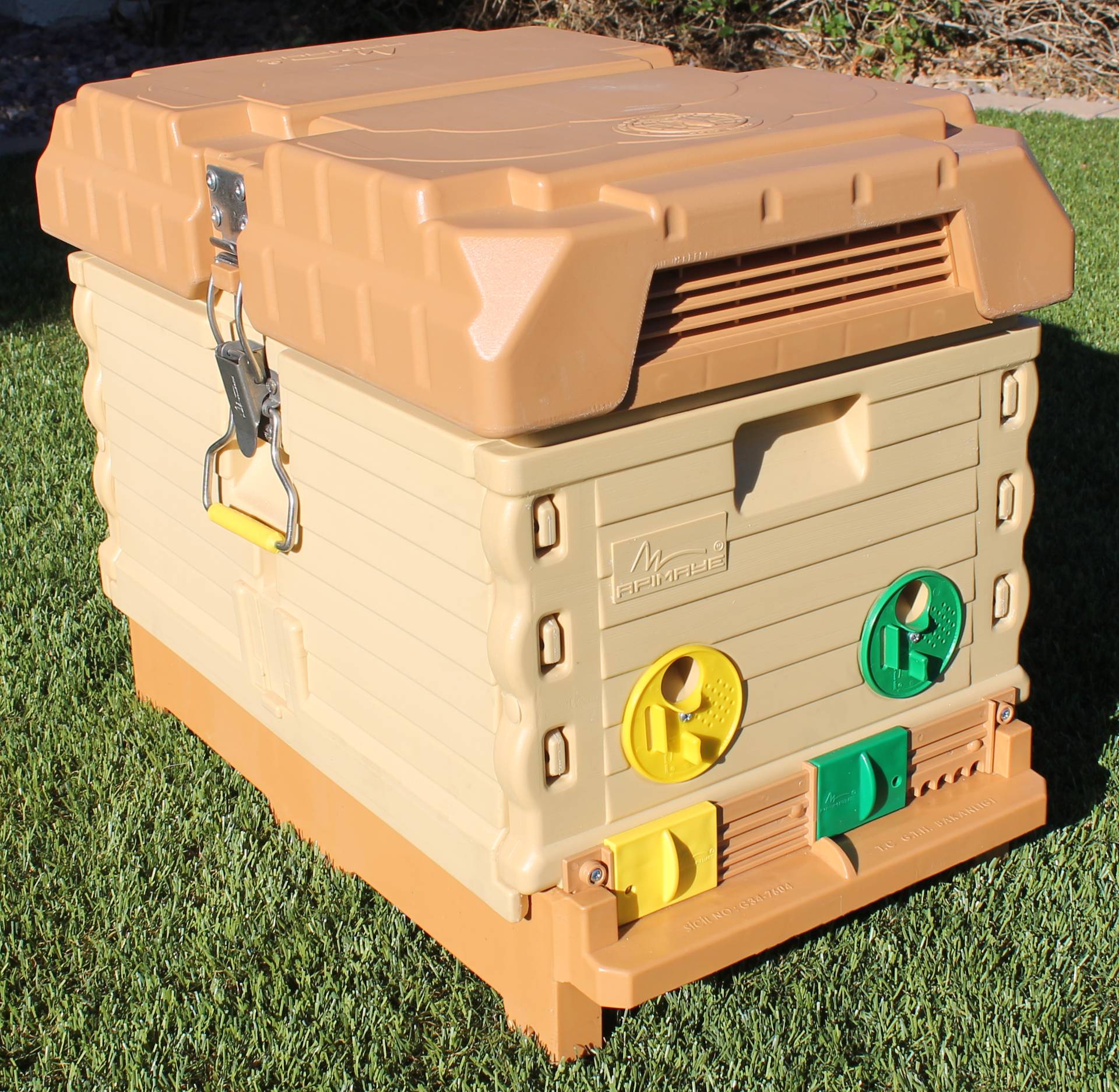 7 Frame NUC White Insulated Bee Hive Set
